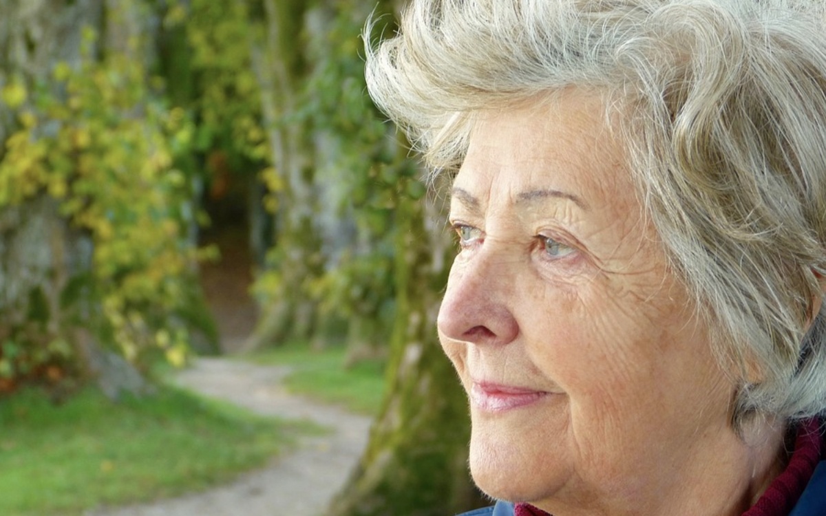 donna anziana menopausa