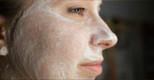 Come usare l’aspirina per rimuovere le macchie del viso e i segni dell’acne
