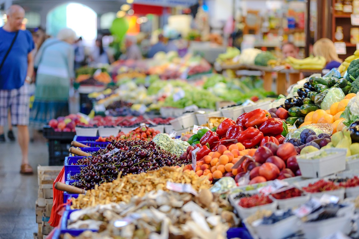 Frutta e ortaggi venduti al mercato