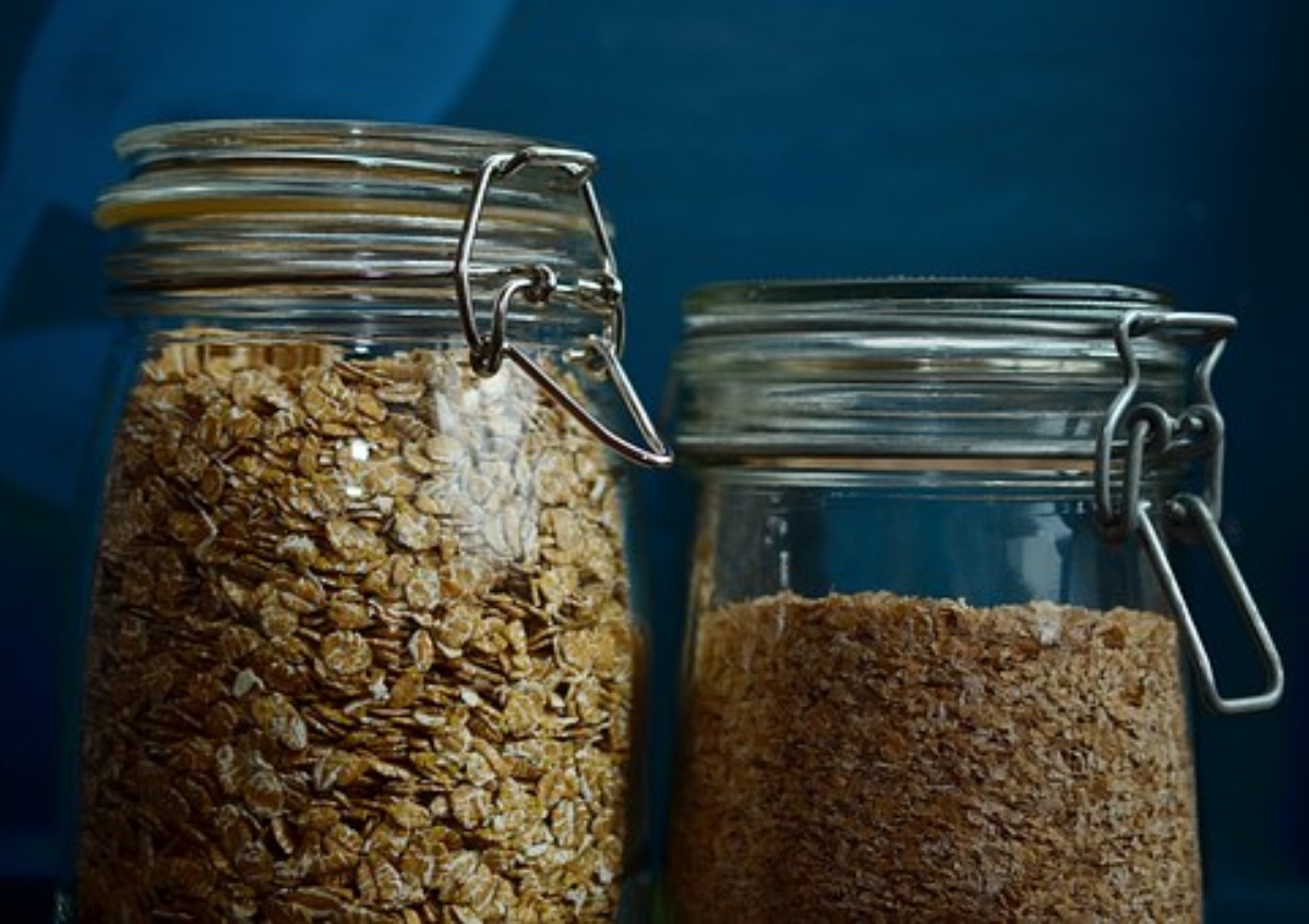 barattoli con avena