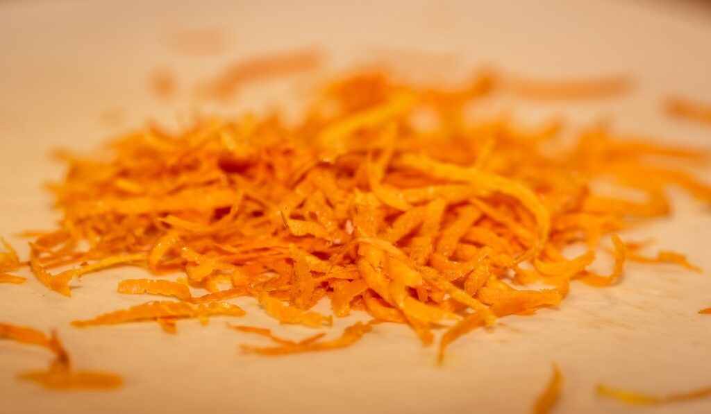 Buccia d'arancia tritata