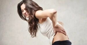 5 problemi di salute che causano mal di schiena
