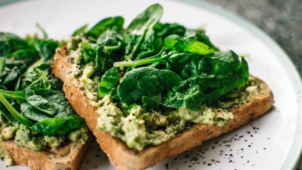 toast con spinaci