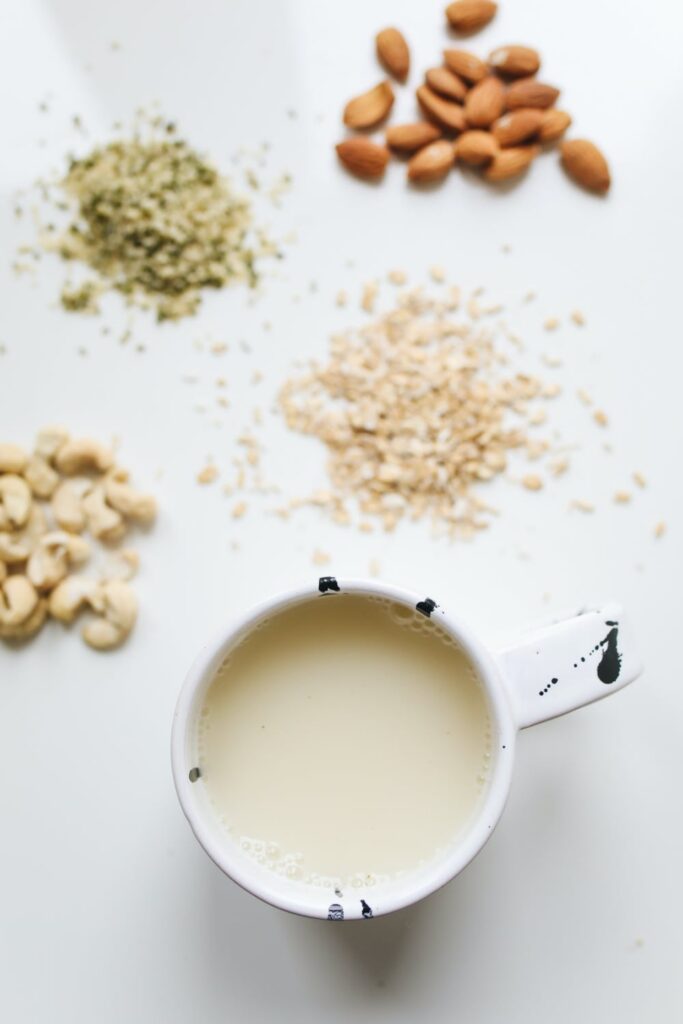 5 tipi di latte vegetale per intolleranti al lattosio