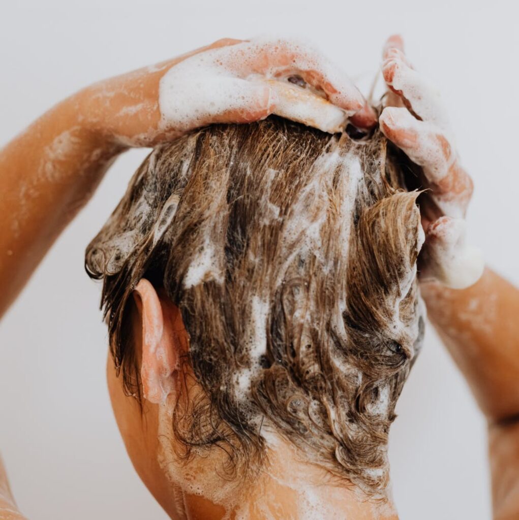 Come preparare lo shampoo al rosmarino