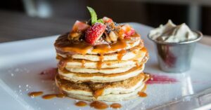 La ricetta dei pancake proteici a base di avena e albume d’uovo, per una colazione sana e proteica