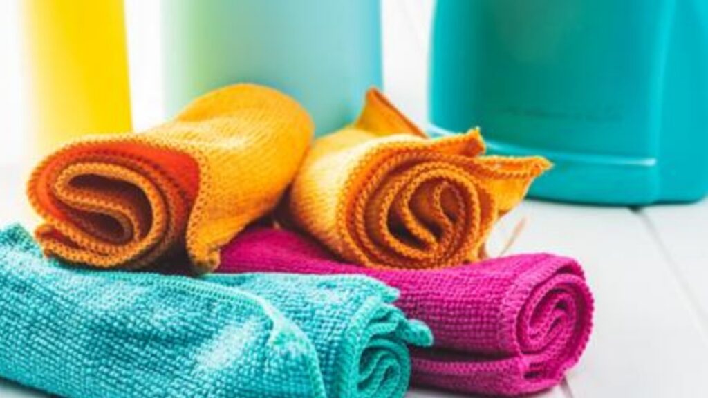 eliminare puzza asciugamano da cucina
