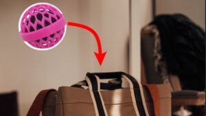 La pallina pulisci borsa: l’accessorio magico da avere sempre con sé