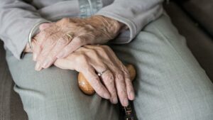 Gli errori da non commettere per non aver rimpianti in vecchiaia