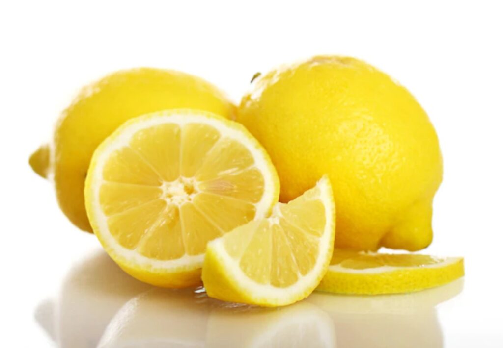 Pulire il forno con il limone