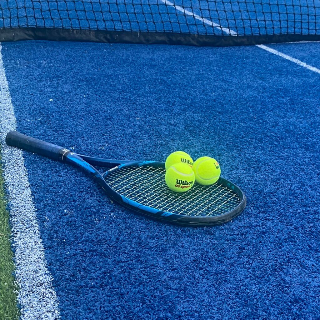 Pallina da tennis in valigia