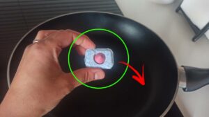 Come togliere le bruciature dalla padella con la pastiglia per lavastoviglie
