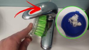 5 rimedi del tutto naturali per far brillare i rubinetti del bagno e rimuovere ogni traccia di calcare