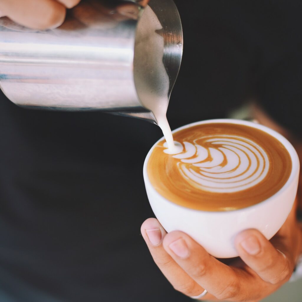 Latte e caffè a colazione