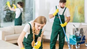La scienza conferma questi 8 benefici delle pulizie domestiche
