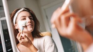 Crema fatta in casa Antirughe con Nivea, Vitamina E, Olio di cocco e Amido di Mais