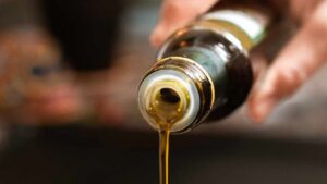 L’olio d’oliva scaduto si può usare? Ti sei mai posto questa domanda? Ecco la risposta