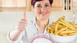 Il metodo di Benedetta Rossi per fare le le patatine fritte light