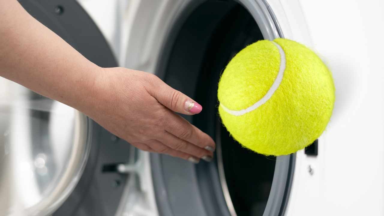 Pallina da tennis in lavatrice