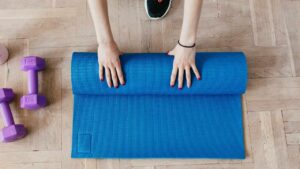 Pilates a casa, fai questi 5 esercizi ogni mattina: tornerai in forma