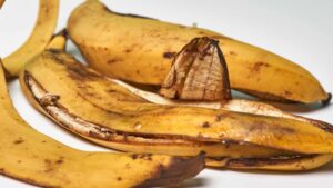 3 cose indispensabili che puoi fare con le bucce di banana