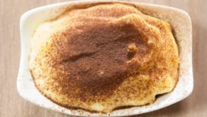 Hai mai provato il tiramisù con il pandoro? La ricetta è facilissima