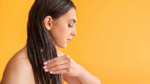 Olio per capelli completamente naturale: come realizzarlo
