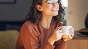 La bevanda da bere al posto del caffè: sgonfia e rilassa