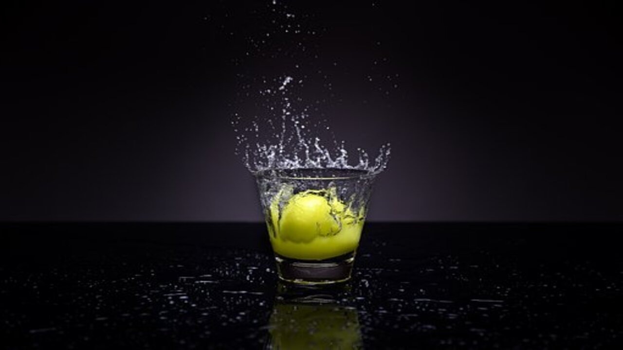 Limone in acqua