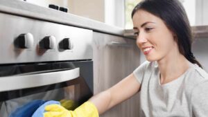 Il tuo forno sarà sempre pulito con il segreto di Benedetta Rossi