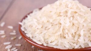 Perché tante persone lavano il riso prima di cuocerlo? Svelata la risposta