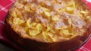 Torta di mele con poche calorie, è più buona di quanto tu possa immaginare: la ricetta