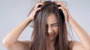 Vuoi avere i capelli perfetti al mattino? Segui questi consigli prima di andare a dormire