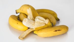 Banana e gonfiore addominale: lo peggiora oppure no? Ecco la verità